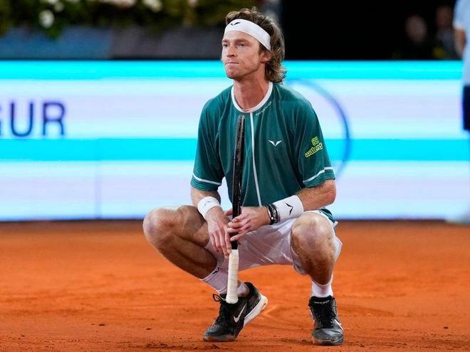 在讨论两支 在讨论两支