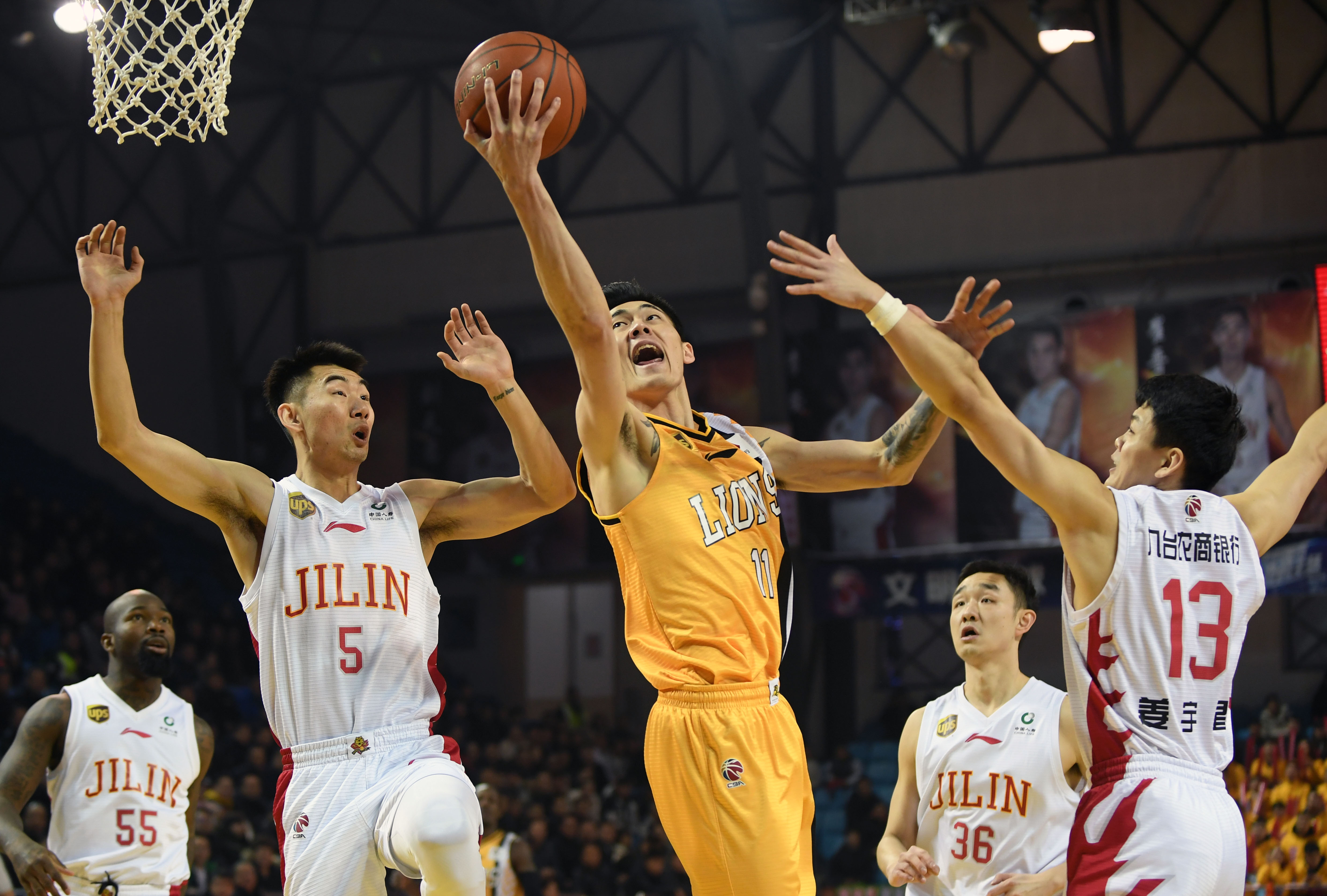 哥前锋签约 哥前锋签约