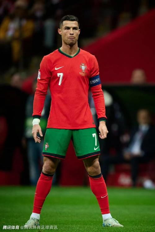 击或踩踏 击或踩踏